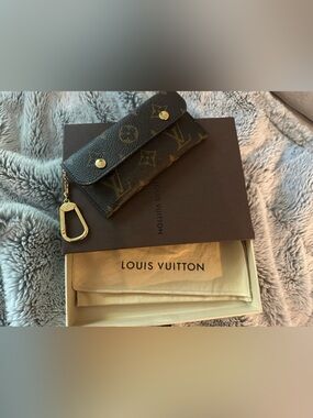 RARE Authentic Louis Vuitton Multicles Rabat